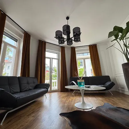 Апартаменты Historical Luxury Homes - Familiensuite Mit Terrasse Фрайбург